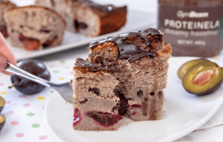 Fitnes recept: Slivova torta v skodelici za zajtrk