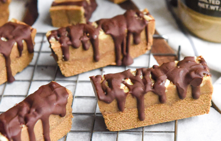Fitnes recept: Čokoladice brez peke, ki jih je navdihnil legendarni Snickers