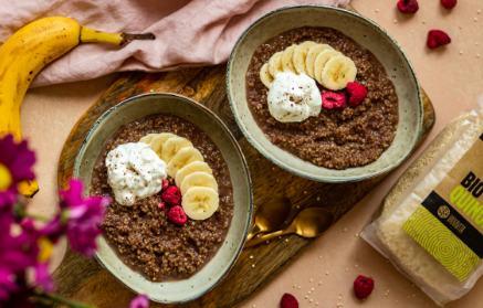 Fitnes recept: Beljakovinska kvinoja z bogatim okusom čokolade in banane
