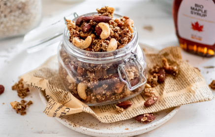 Fitnes recept: Hrustljava granola z oreščki in kvinojo