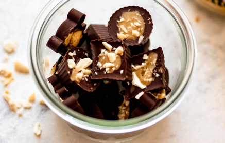 Fitnes recept: Čokoladni pralineji z nadevom masla iz oreščkov